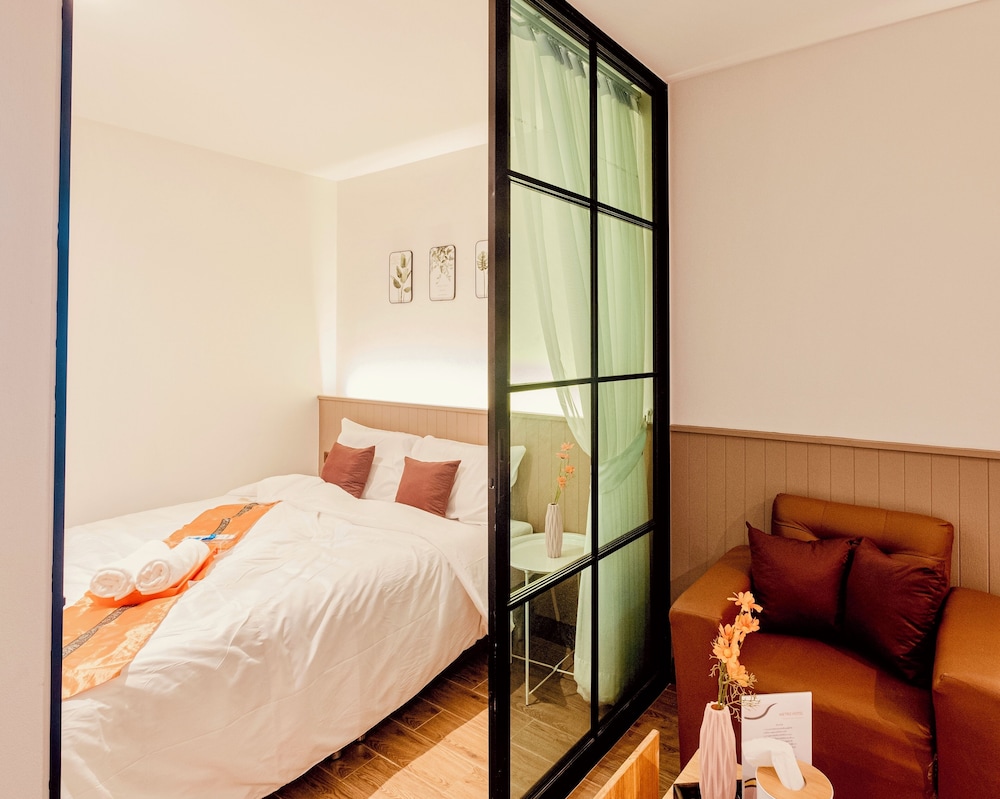 Metro Hotel Phahonyothin 35 25/50