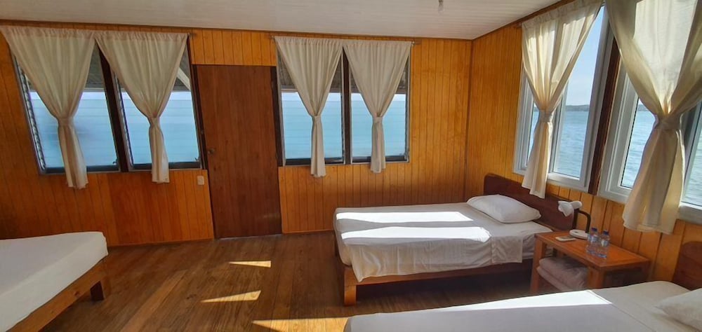 Catamaran 33/33