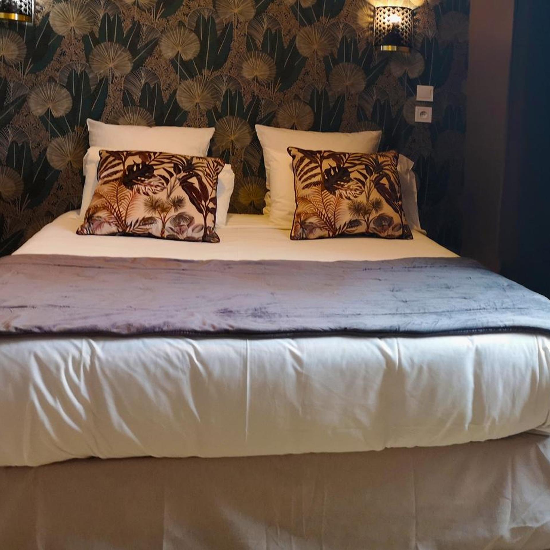 Room, Double Bed, HOTEL HIPPODROME 8/10