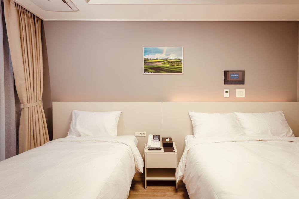 Sollago Myeongdong Hotel and Residence 12/50