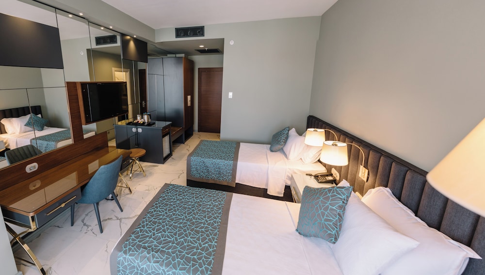 Capella Otel 17/42