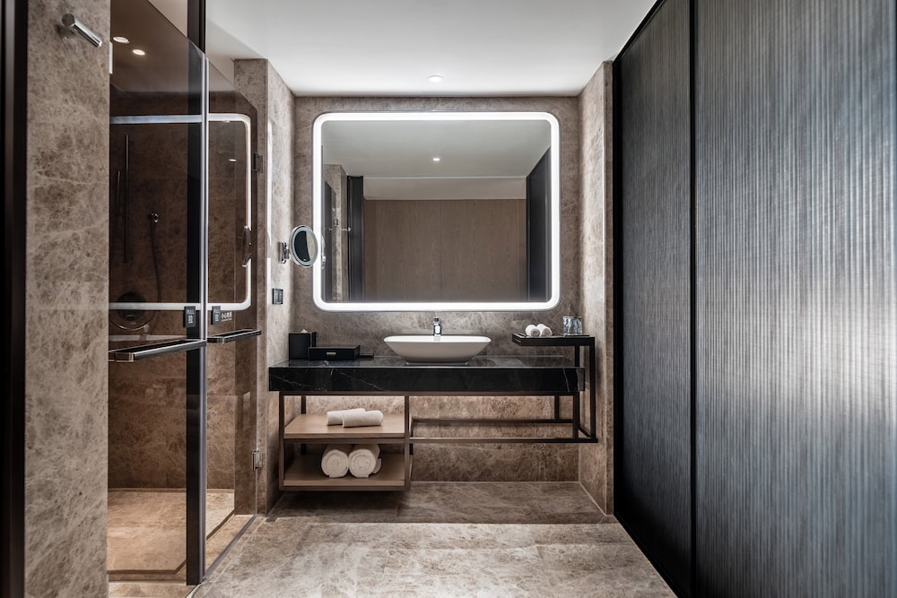The G Shenzhen, A Tribute Portfolio Hotel 49/51