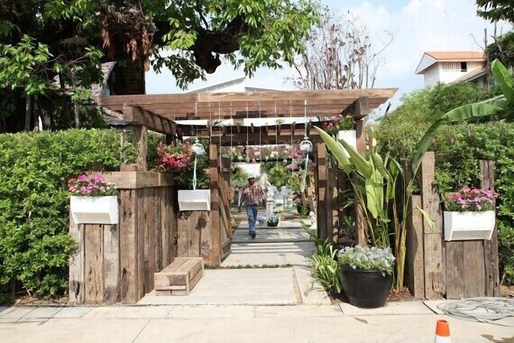 The Loft Resort Bangkok 9/44
