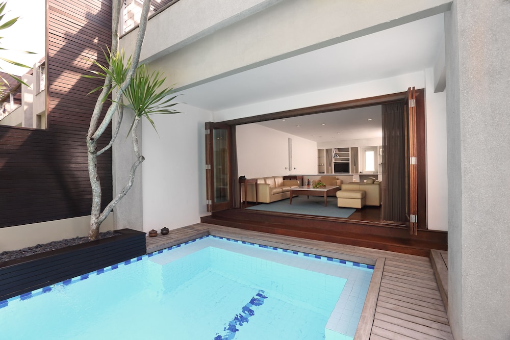 DOWNTOWN VILLAS 15/46