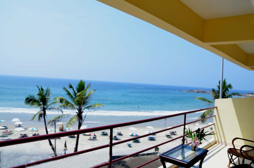 The Ocean Park Beach Resort 39/45