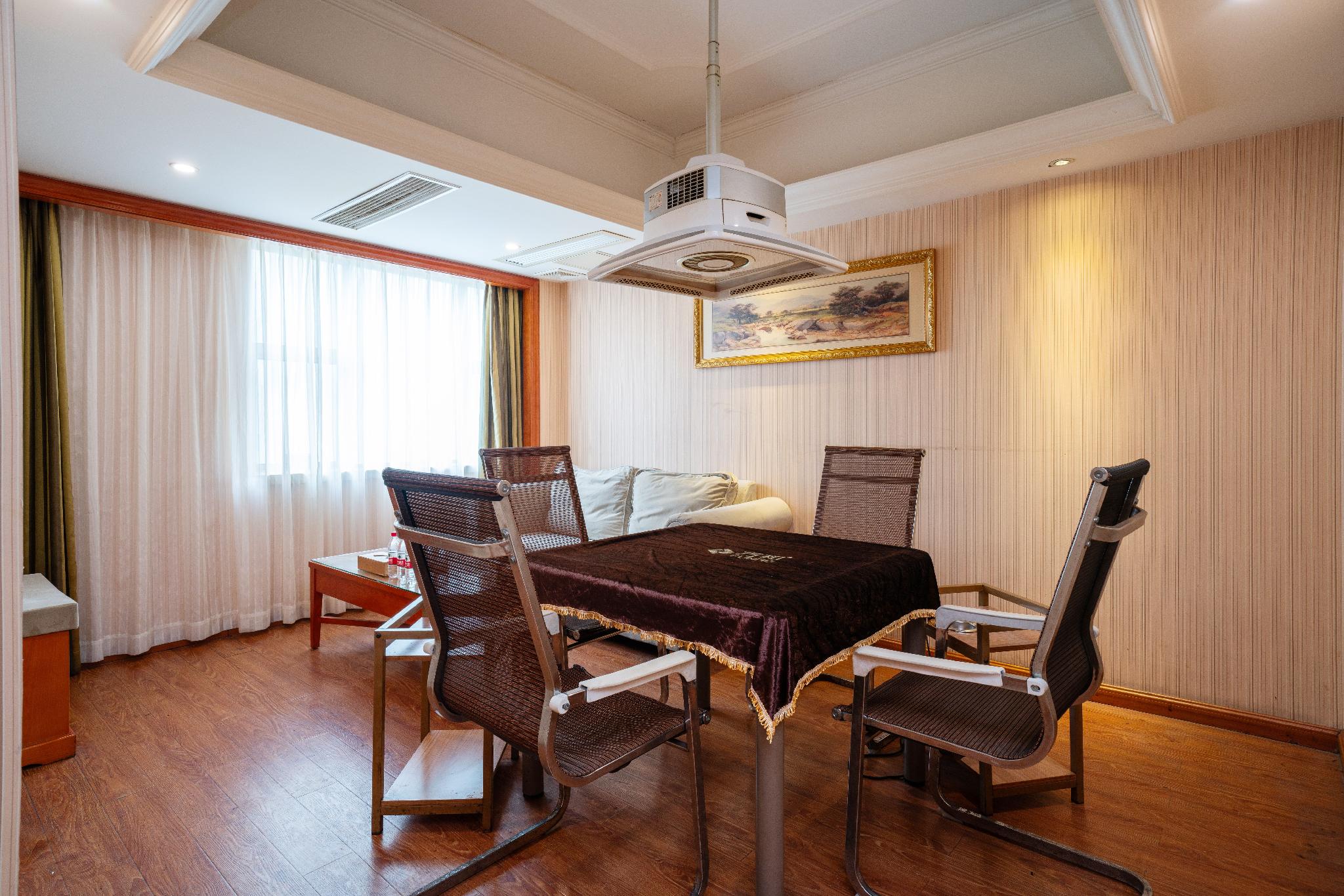 Vienna International Hotel (Shenzhen Bantian Huancheng South Road) 26/35