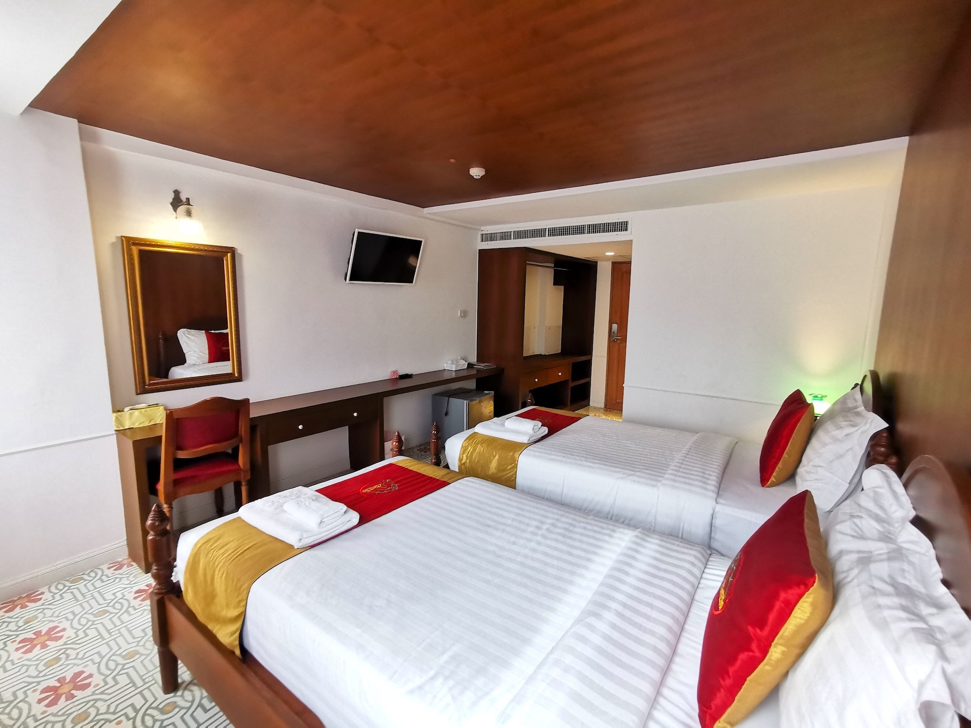 SUPERIOR, TWIN BEDS