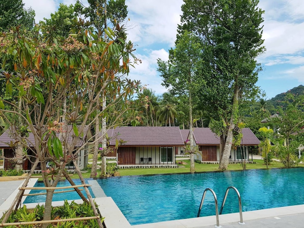 Evergreen Kohchang Resort 25/32