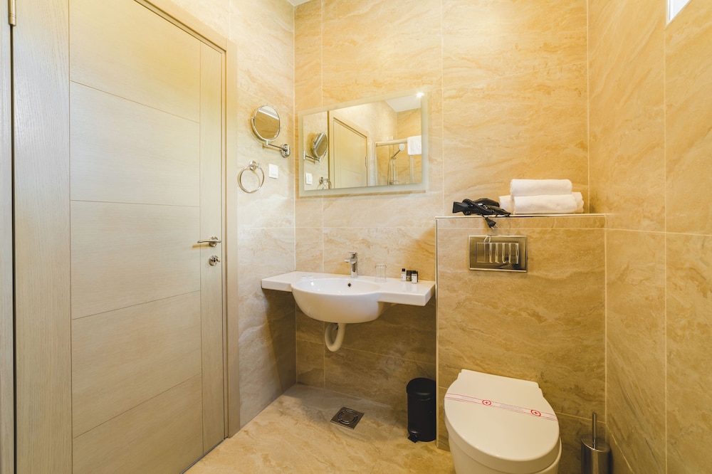Hotel 219 Budva 74/75