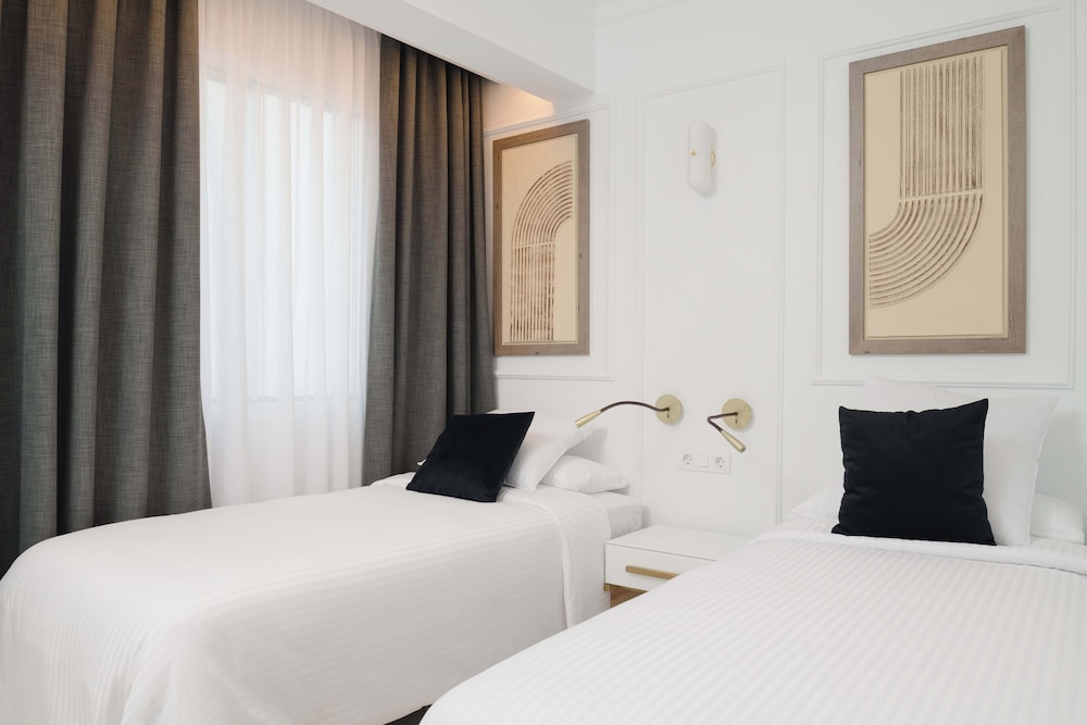 Blue Marina Suites 4/43