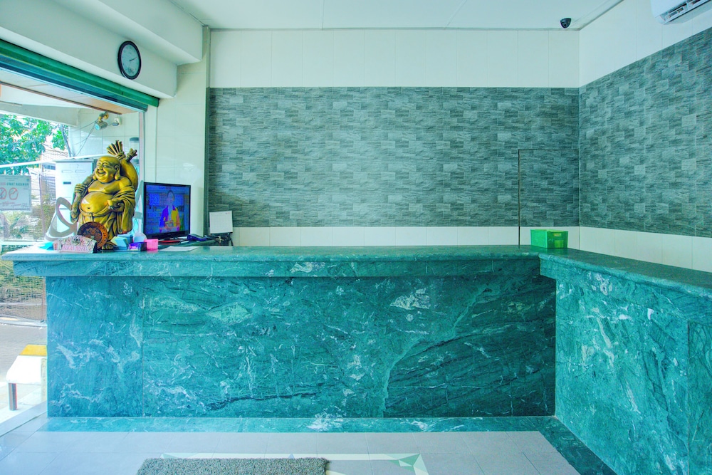 Townhouse Oak Palembang Near Jembatan Ampera Formerly Azzura Hotel 6/32