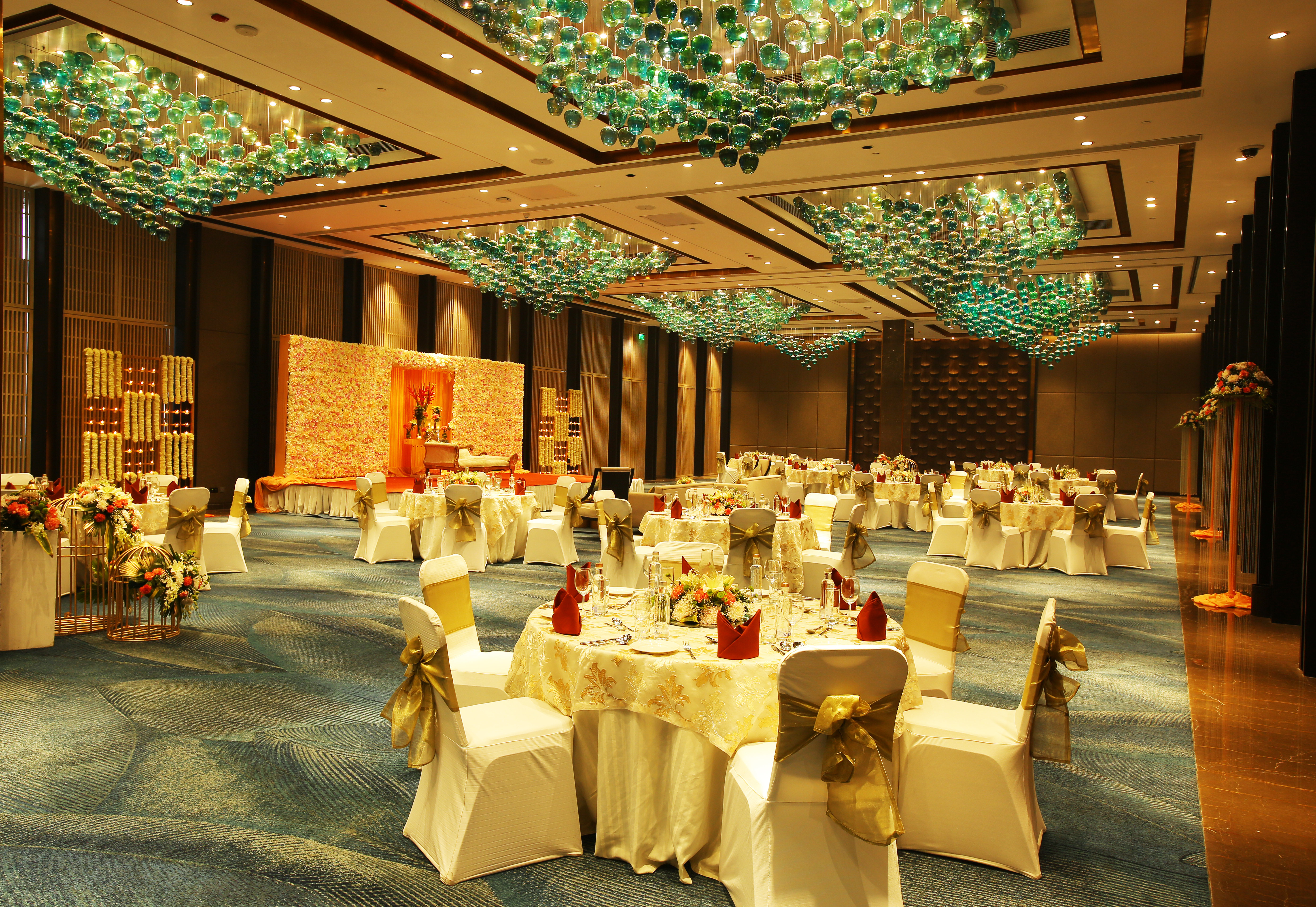 Crowne Plaza New Delhi Mayur Vihar Noida 52/64