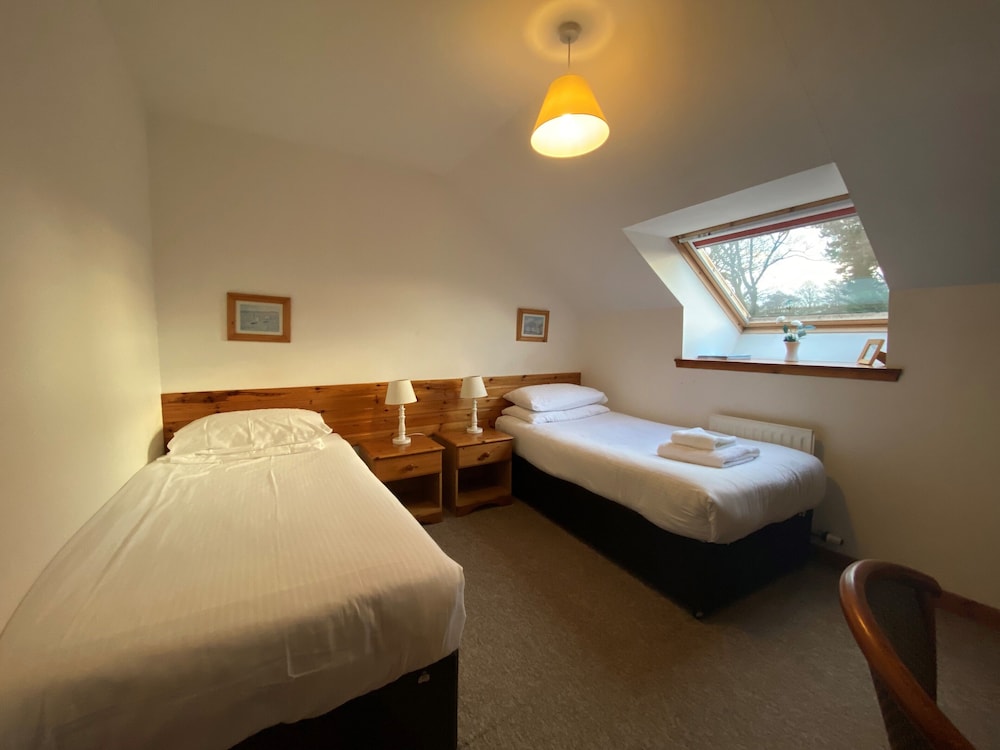 Smithton Hotel 31/70