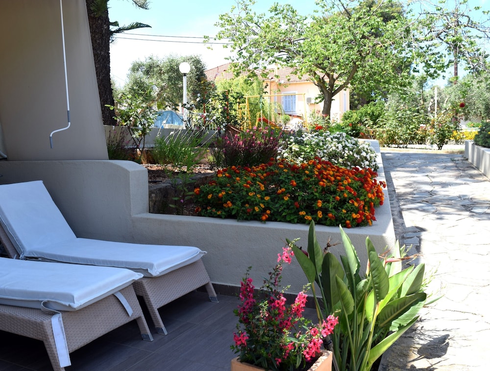 Simatos Apartments & Studios 4/50
