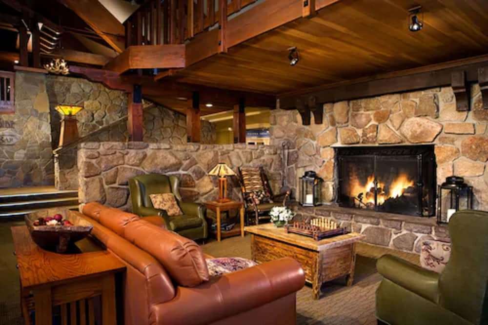 Mammoth Mountain Inn 52/78