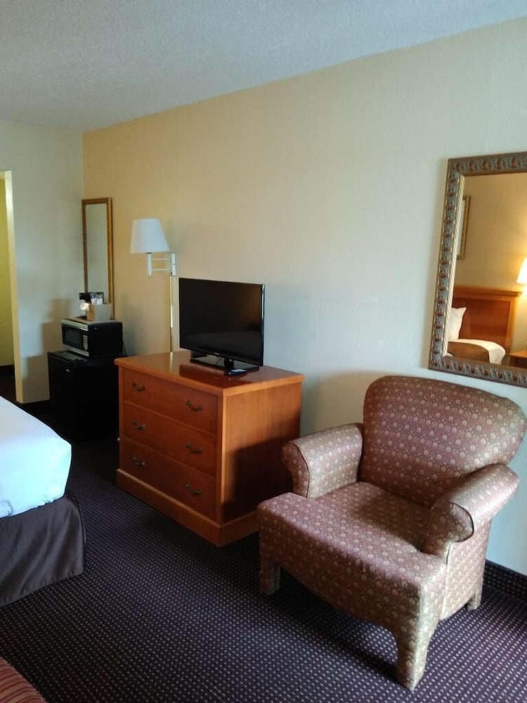 Knights Inn San Antonio near Frost Bank Center 23/35