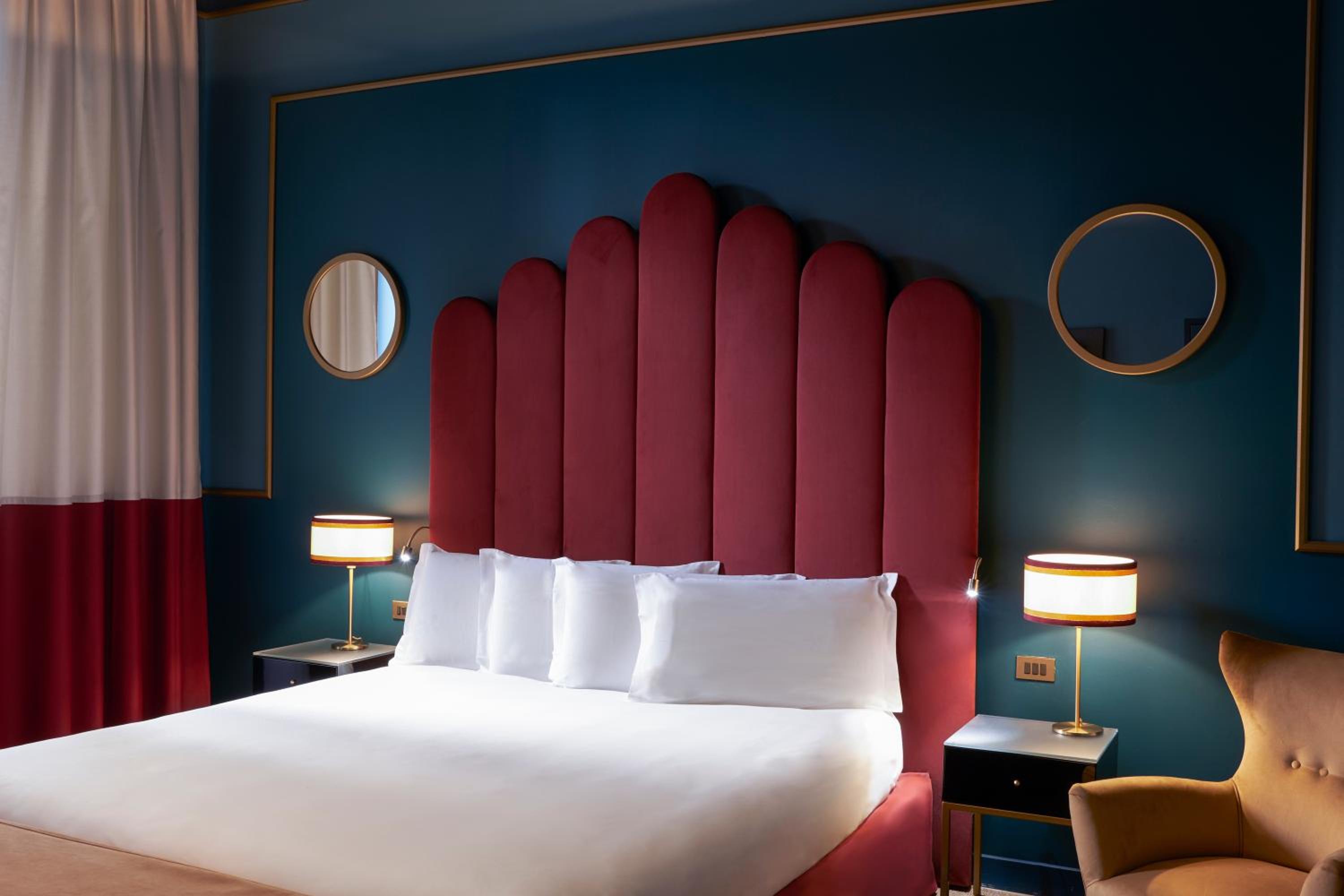 EXECUTIVE, DOUBLE BED