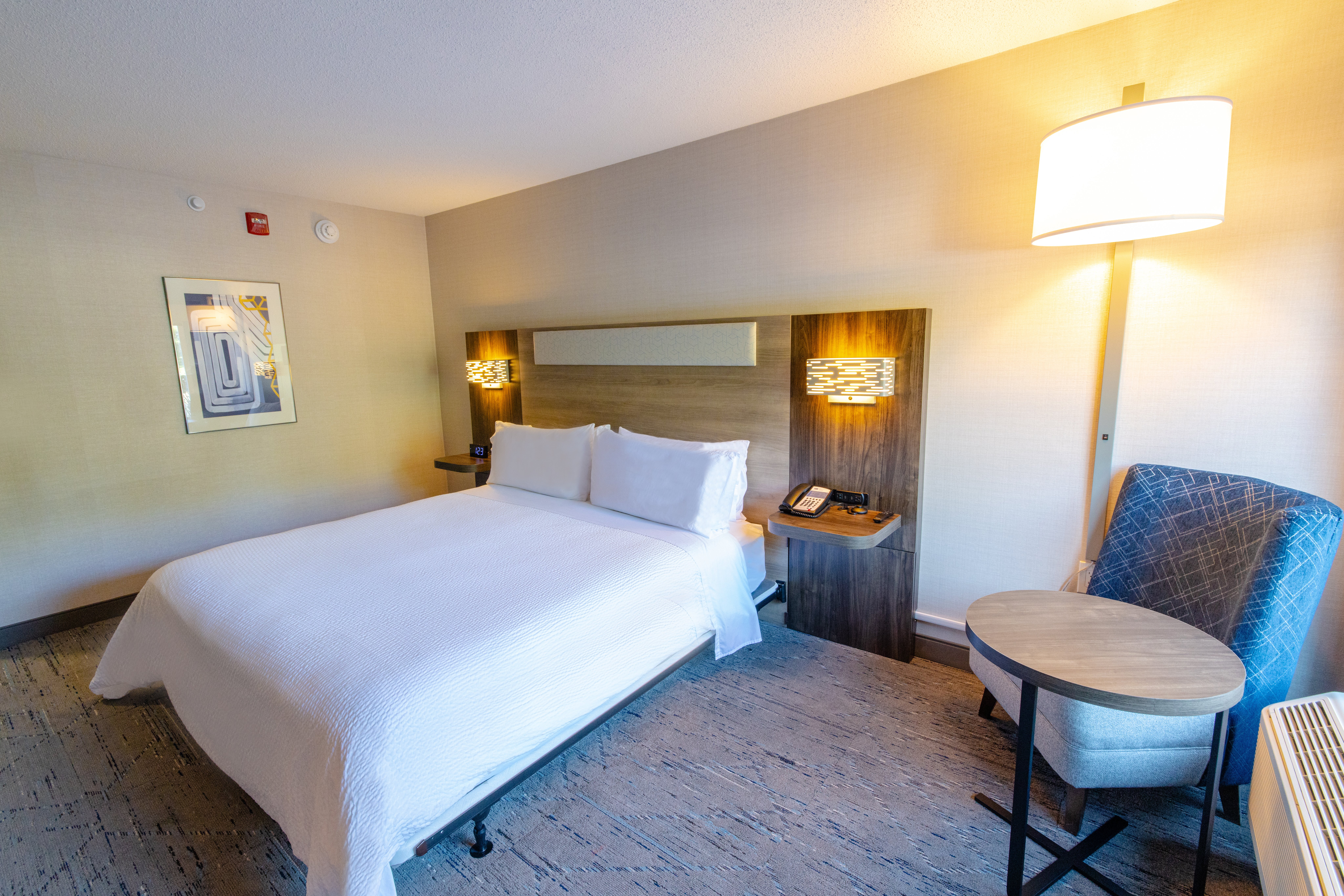 Holiday Inn Express Neptune 19/80