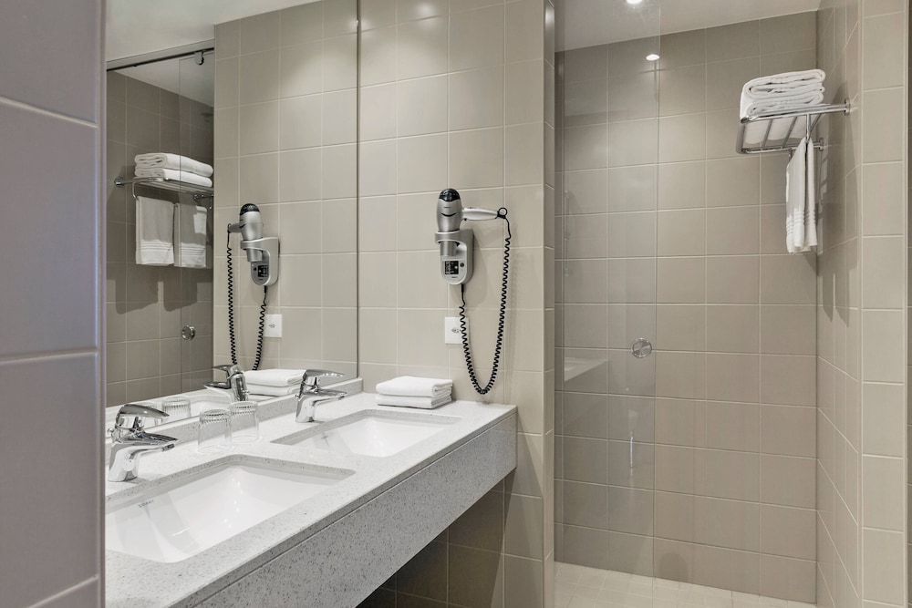 Courtyard by Marriott Basel 5/32