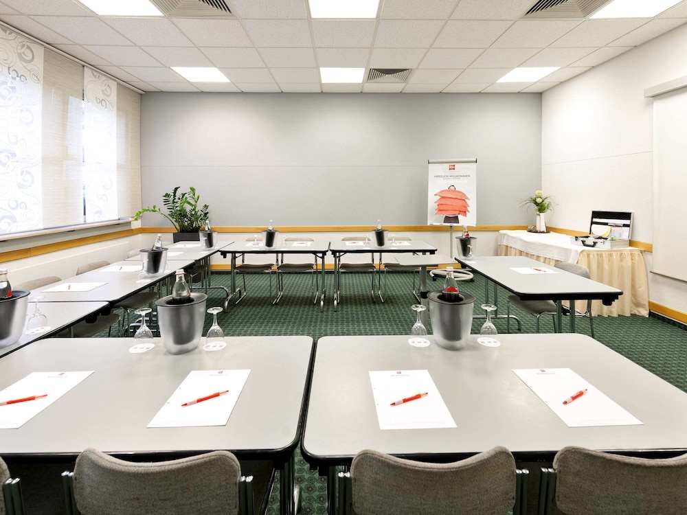 Ibis Hotel Koln Centrum 54/68