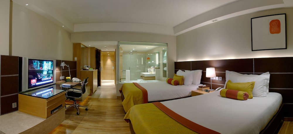 The Lalit New Delhi 19/63