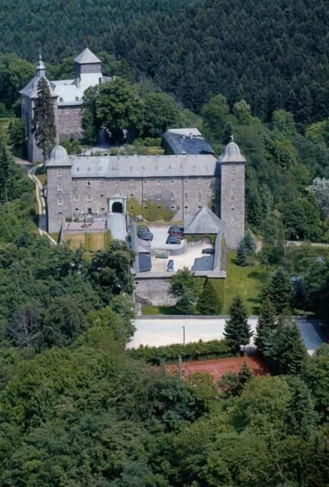 Hotel und Restaurant Burg Schnellenberg 45/54