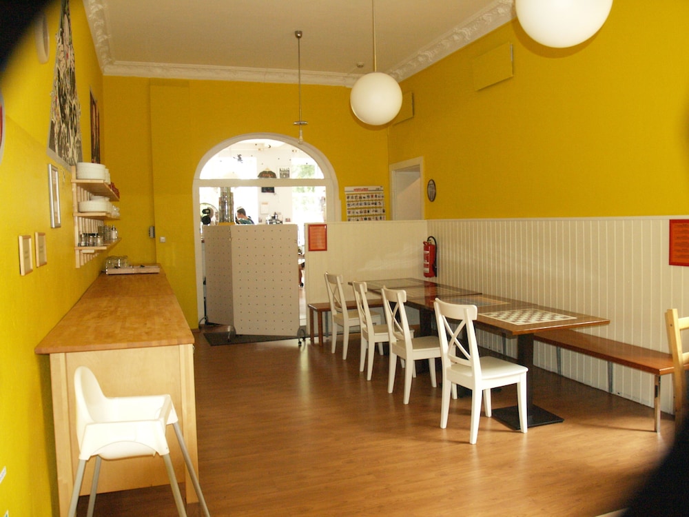 HappyGoLucky Hotel + Hostel 31/52
