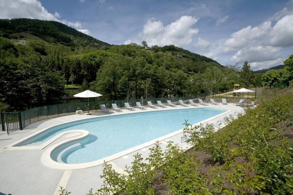 HOTEL LA RIVIERE 13/67