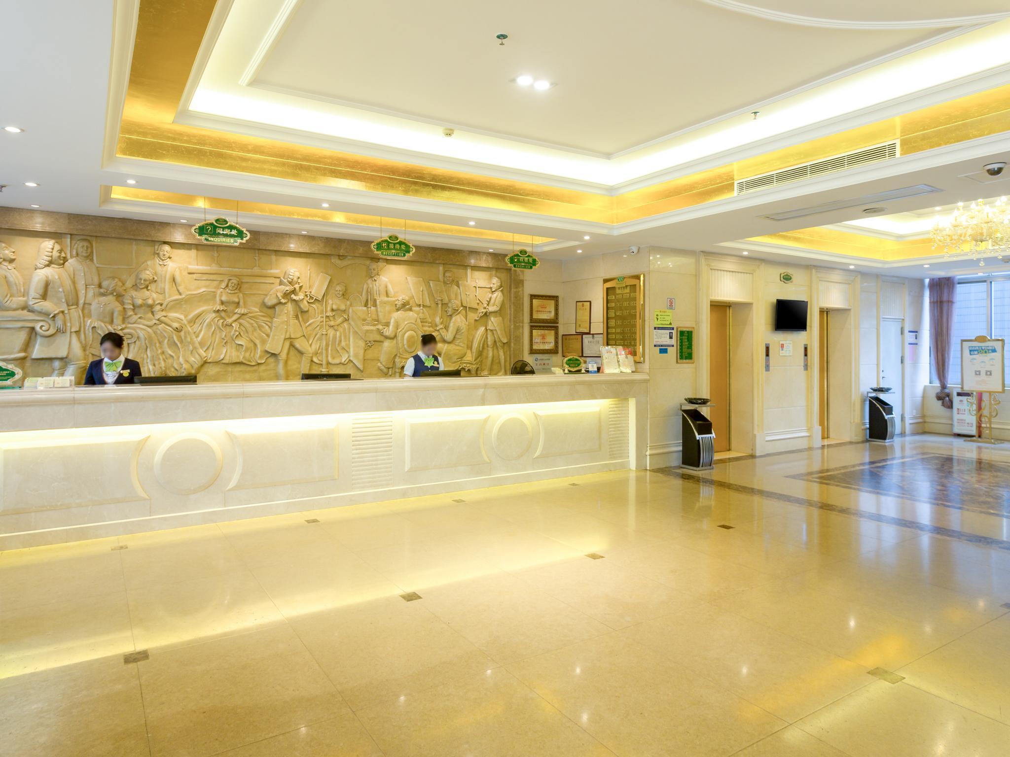 Vienna Hotel Guangzhou Shaheding Metro Station Branch 14/48