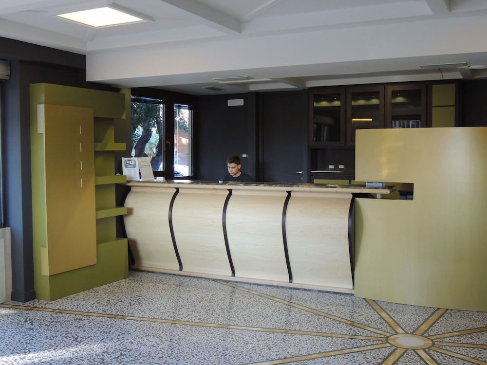 Hotel Zeus Pompei 9/50