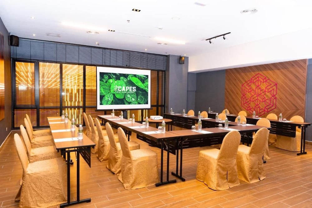 Scapes Hotel 44/49