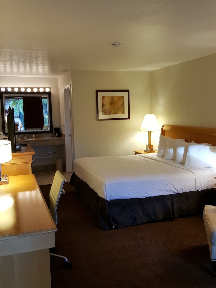 Garden Inn Homestead 24/81