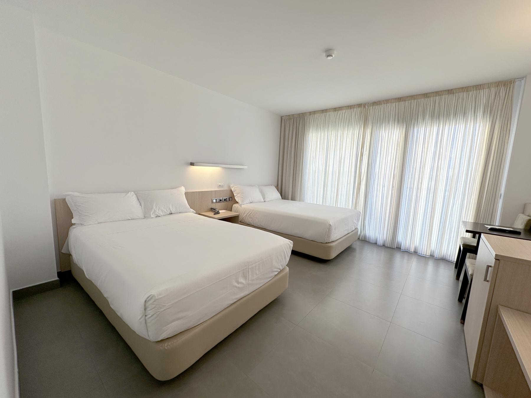 Room, Double Bed, Balcony or Terrace