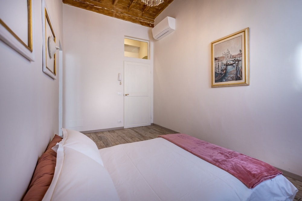 Arno Apartment B 5/32