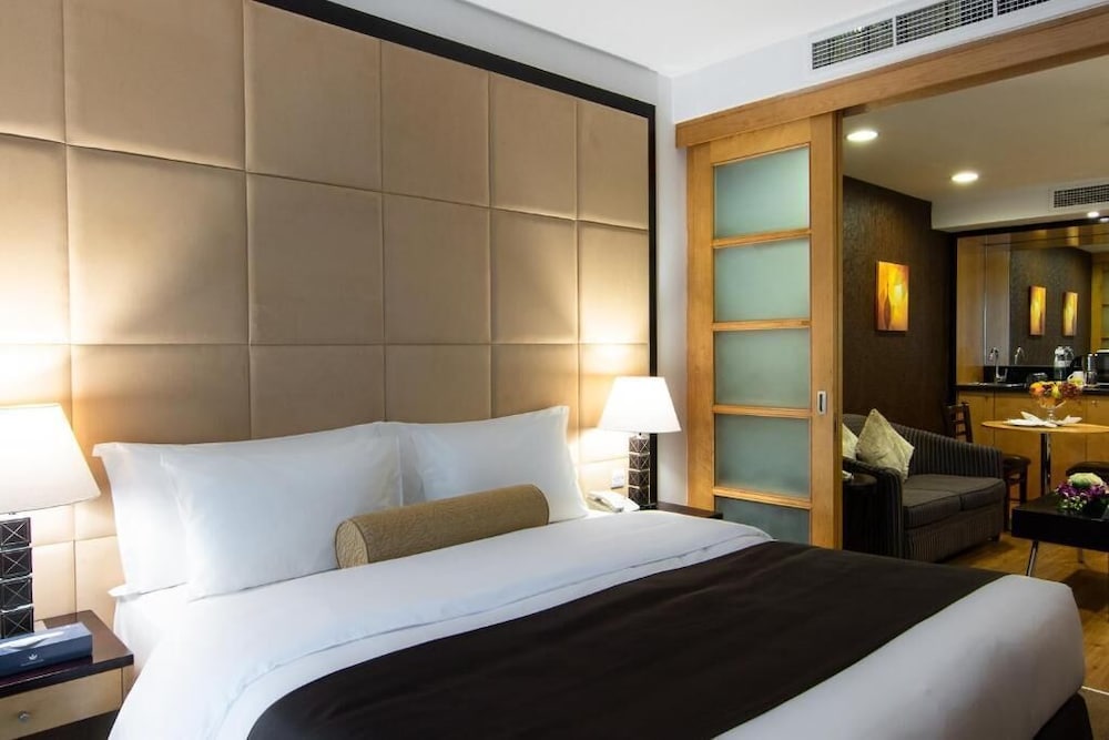 Savoy Suites Hotel Apartments 9/39