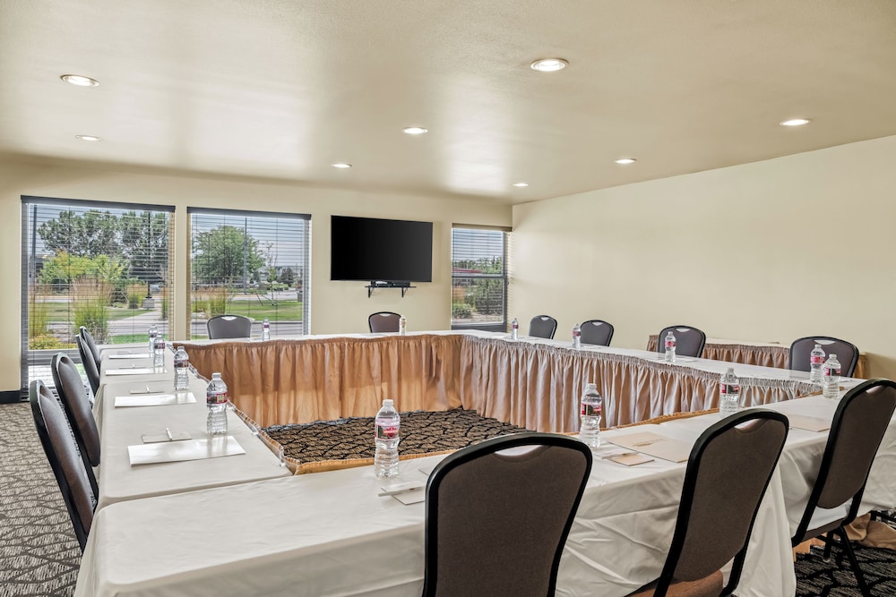 Ledgestone Hotel Billings 59/69