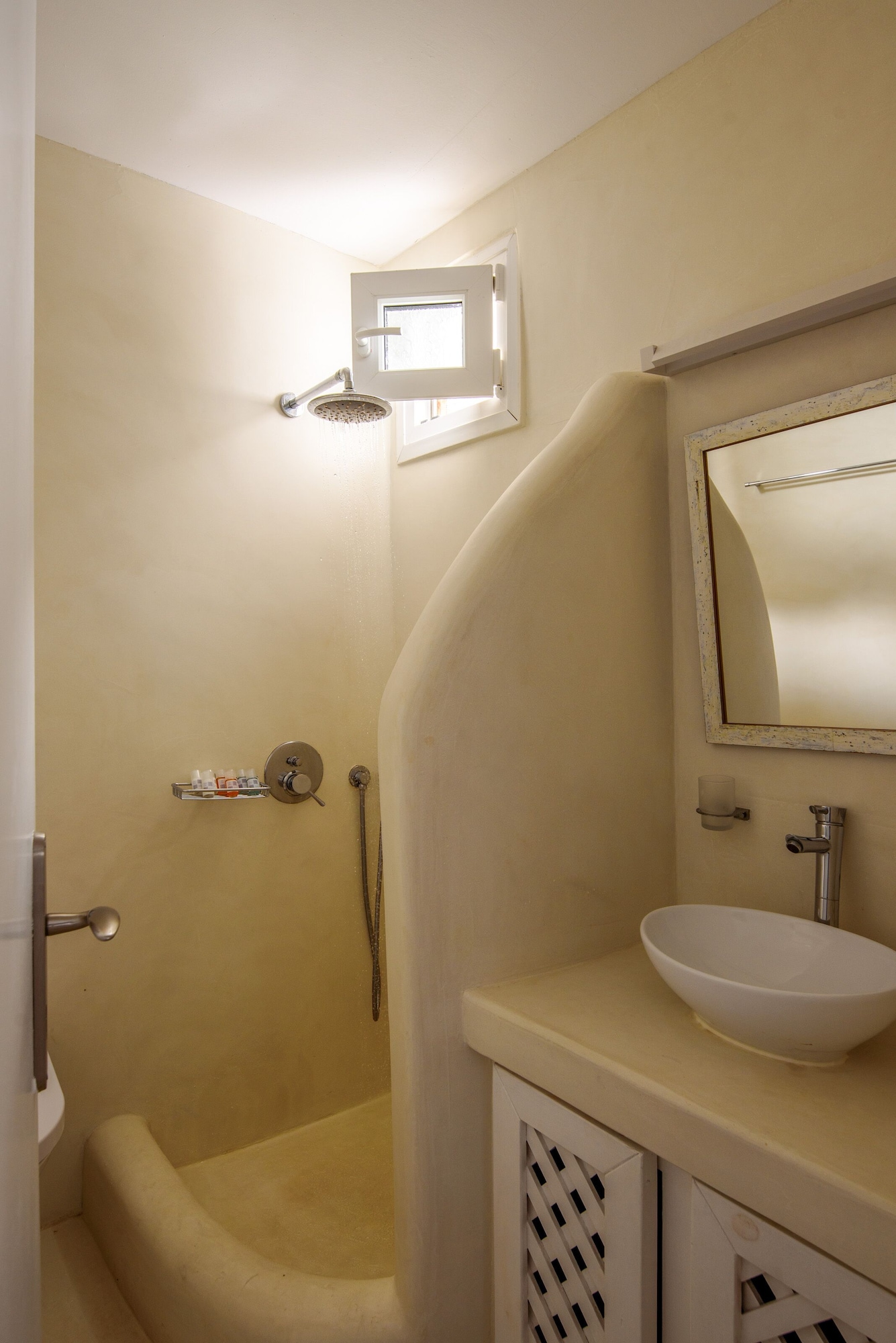 Apartment, Double Bed, Outdoor Jetted Tub، Kamares Apartments 6/6
