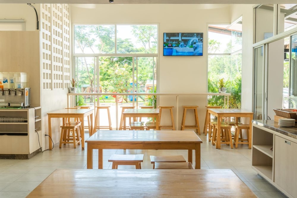 Recenta Suite Phuket Suanluang 31/50