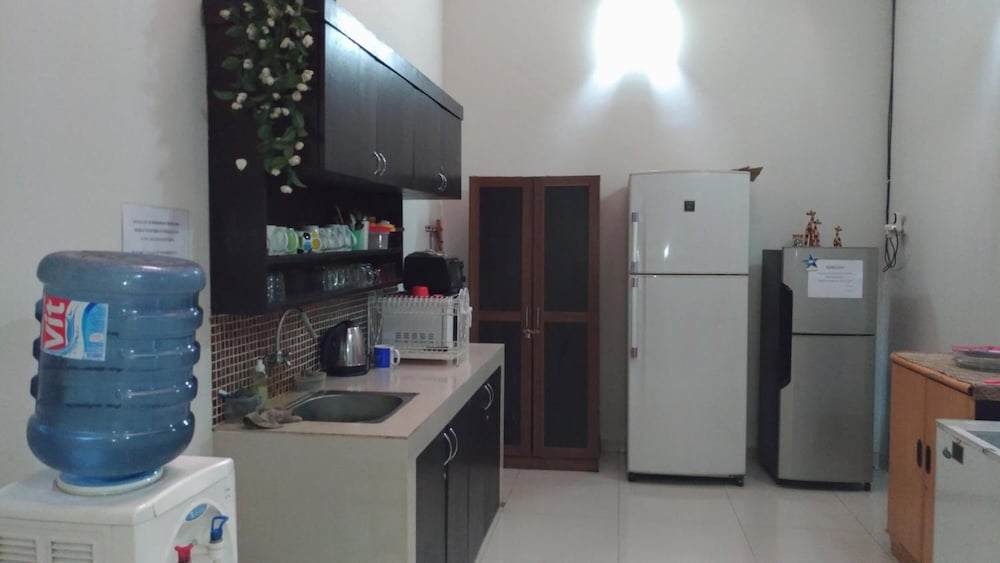ZEN Rooms Anggrek Loka BSD 31/35