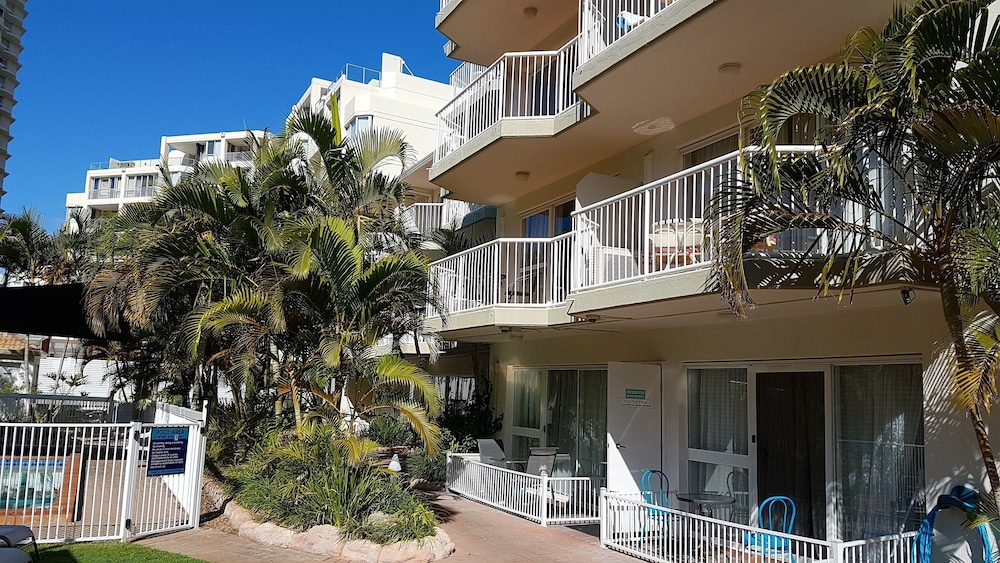Outrigger Resort 4/76