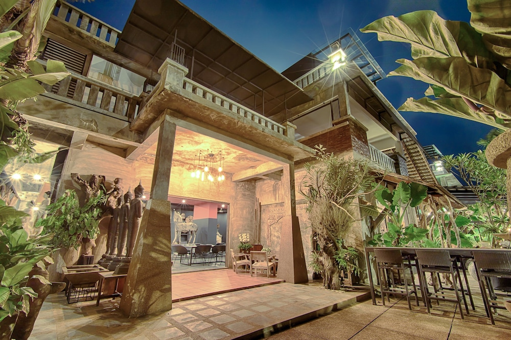 Lot 33 Boutique Hotel 5/50