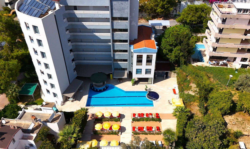Happy Apart Hotel in KUSADASI