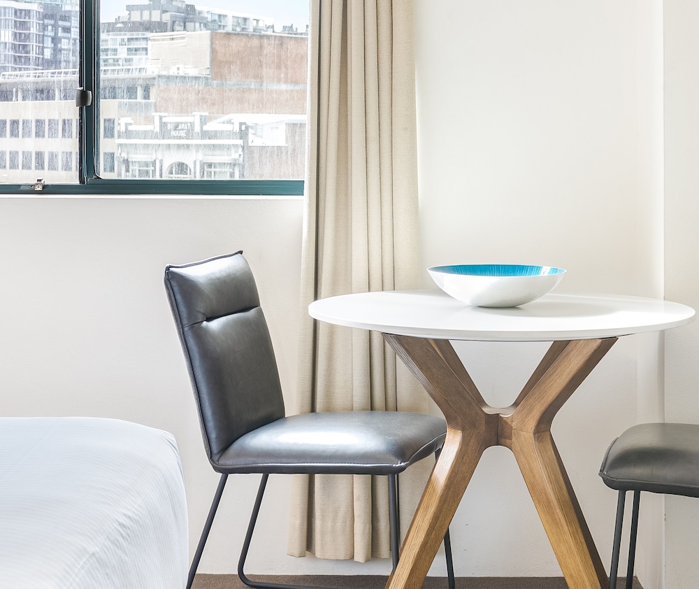 Oaks Sydney Castlereagh Suites 68/78