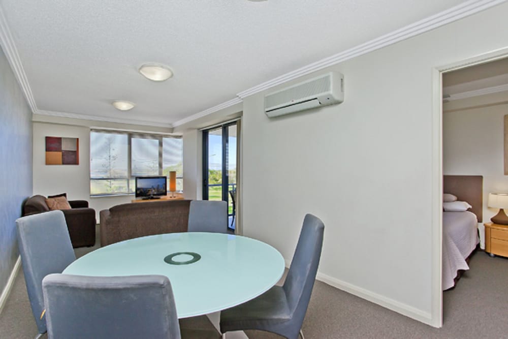 Aqualine Apartments 61/74