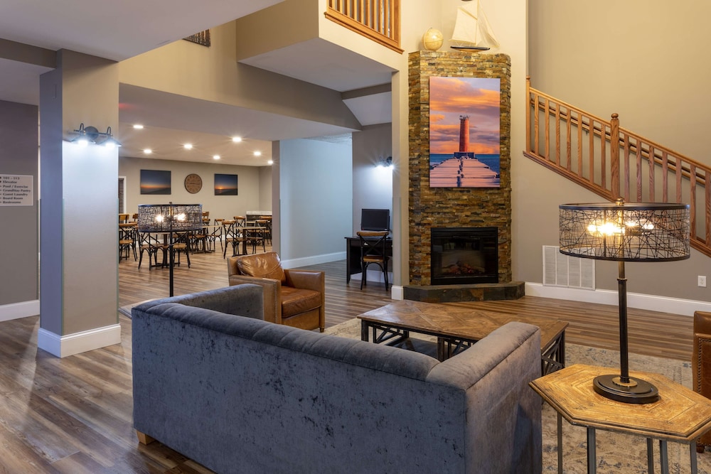 Grandstay Residential Suites Hotel - Sheboygan 48/69
