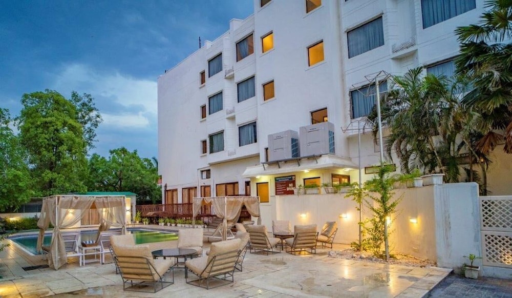 Radiant Globus Hotel 7/55