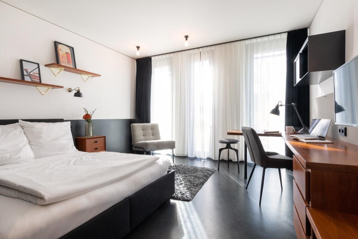 Studio, Apartment