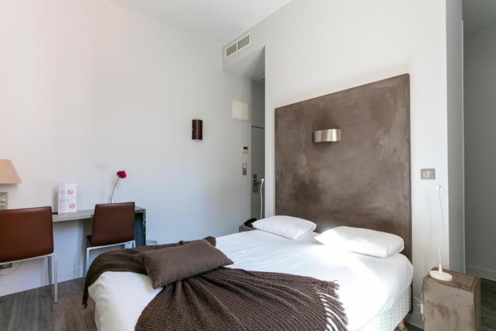 Hotel De Paris 20/69