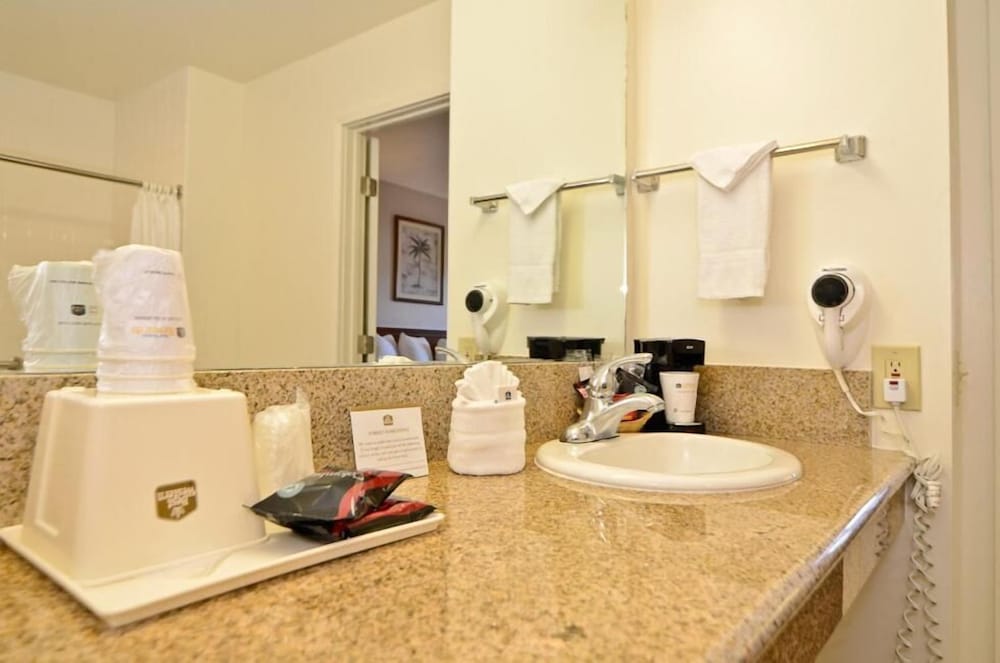 Pleasant Inn 21/23