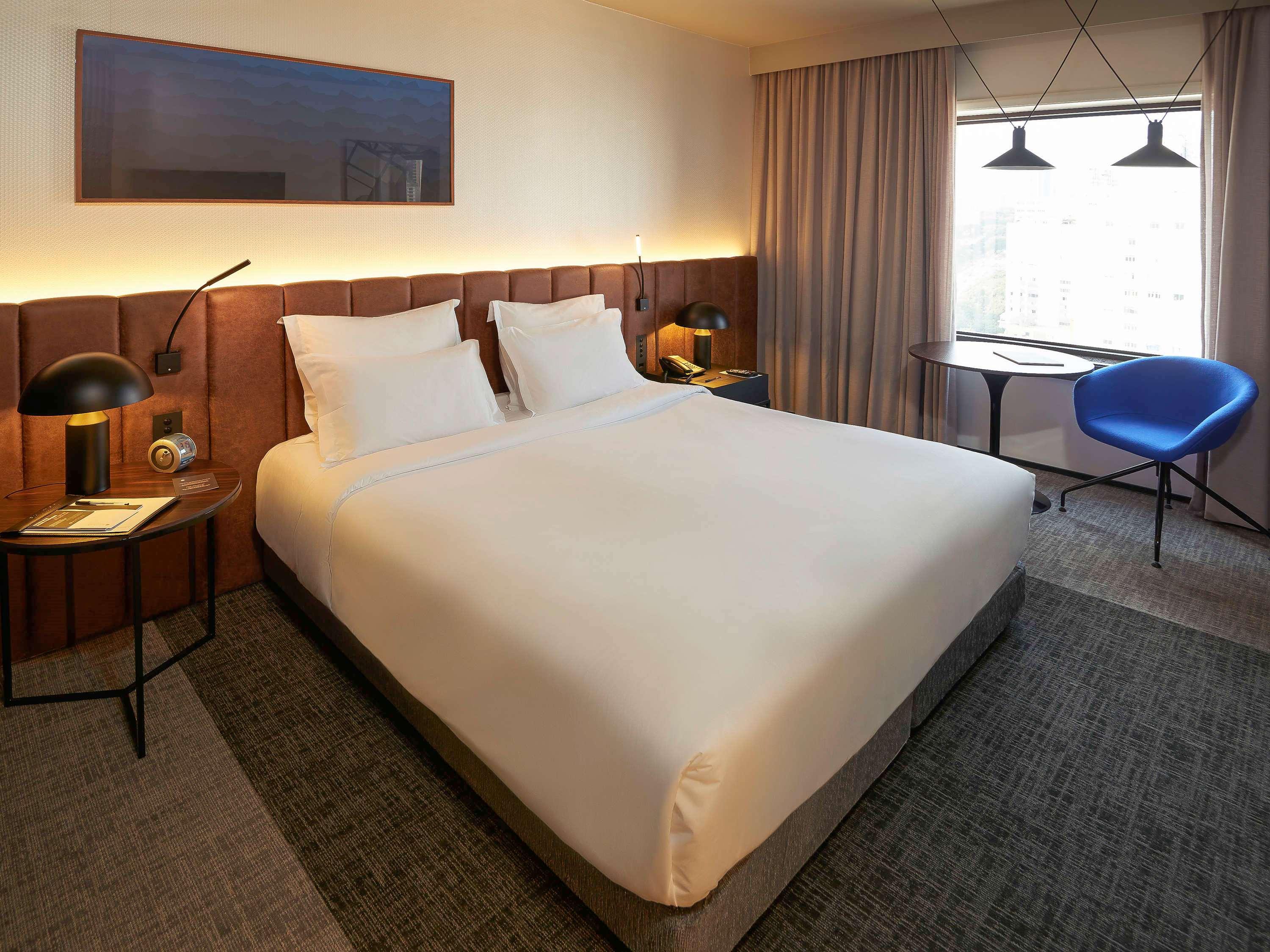 PREMIUM, DELUXE, QUEEN BED, CITY VIEW, ACCESSIBLE